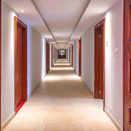 Neptun - Upper Floors