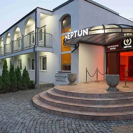 Neptun - Upper Floors Hotel