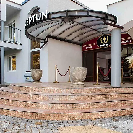 Neptun - Upper Floors *